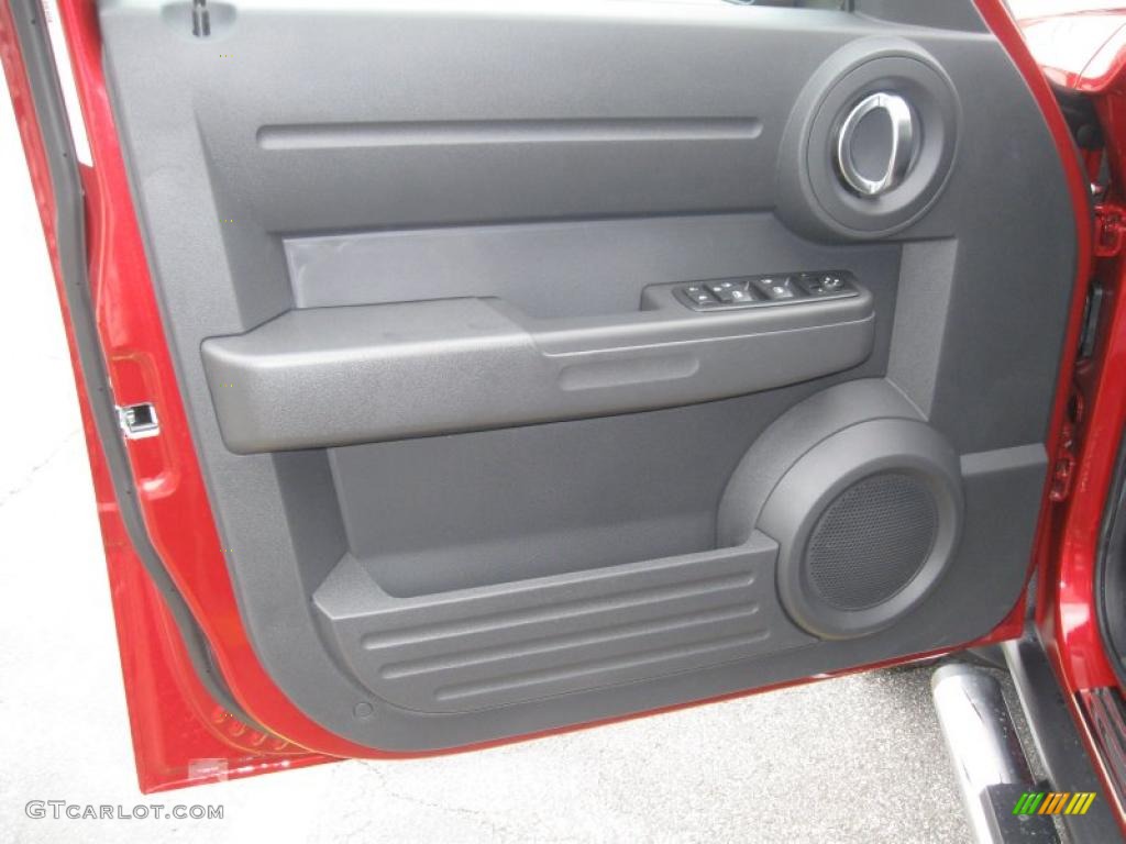 2011 Dodge Nitro Heat 4x4 Dark Slate Gray Door Panel Photo #39286251