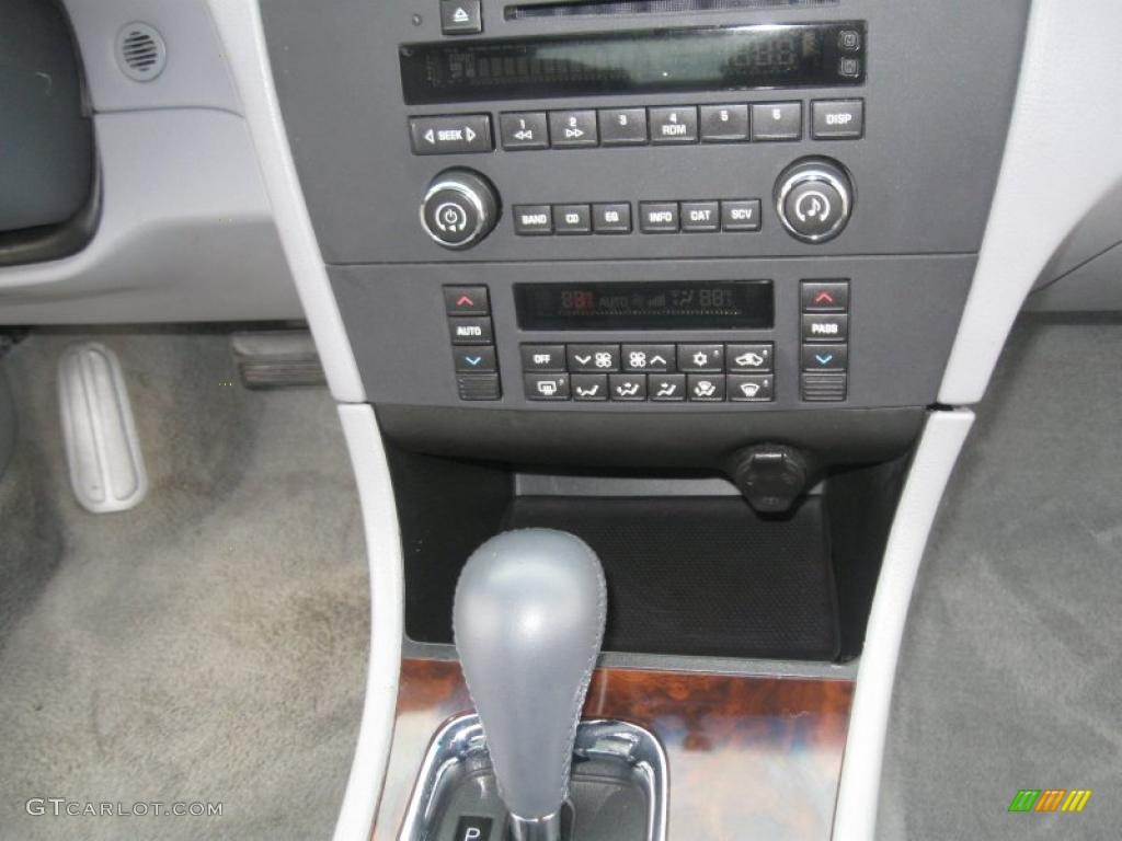 2007 Buick LaCrosse CXL Controls Photo #39286675