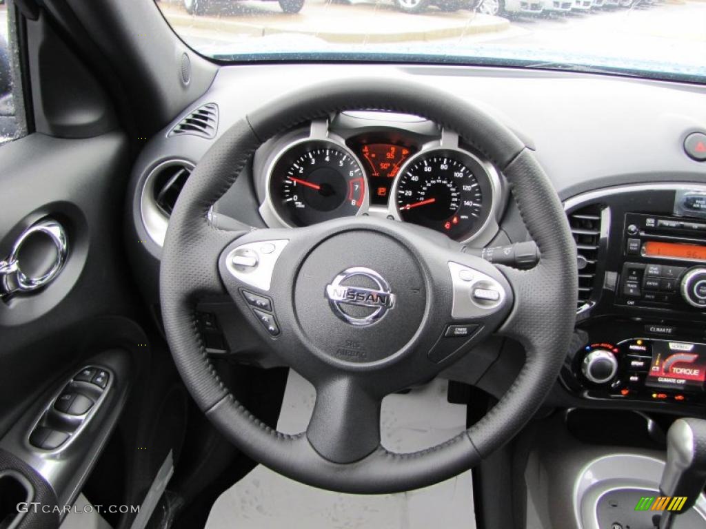 2011 Nissan Juke SV Black/Silver Trim Steering Wheel Photo #39288527