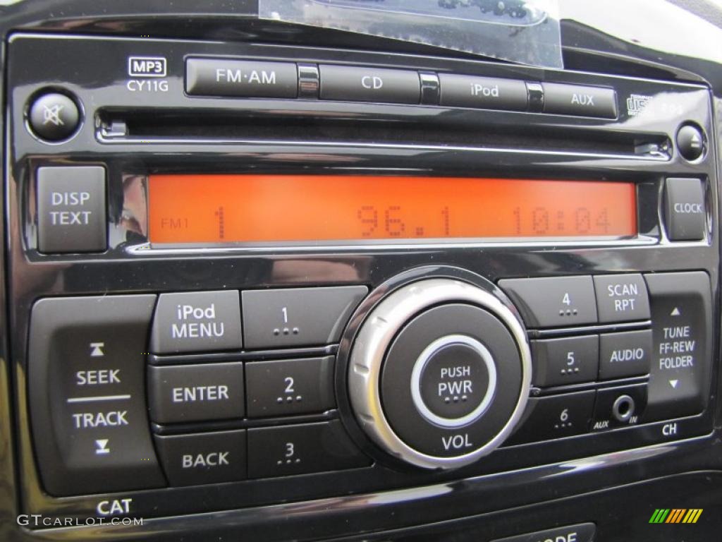 2011 Nissan Juke SV Controls Photo #39288575