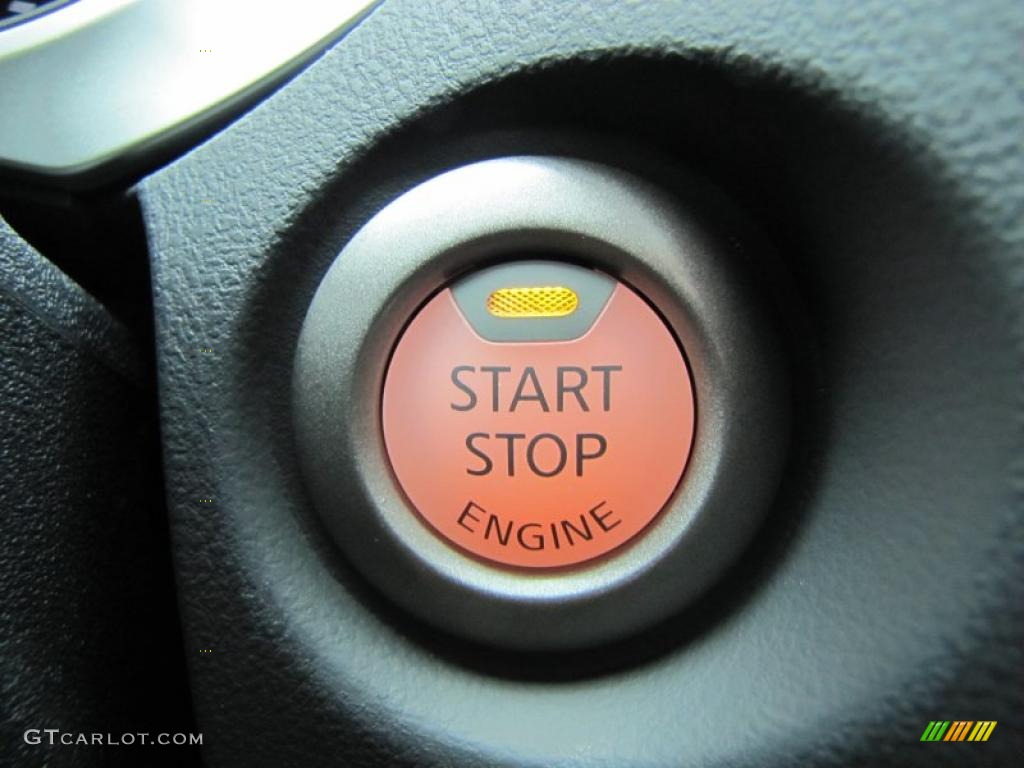 2011 Nissan Juke SV Controls Photo #39288619