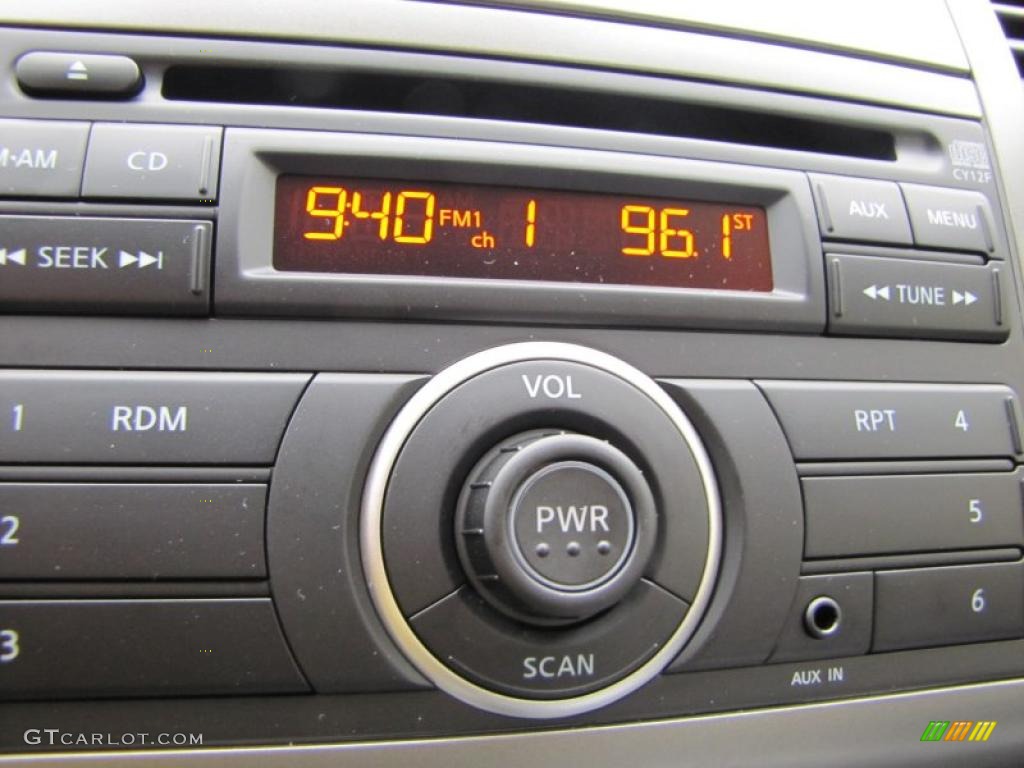 2011 Nissan Sentra 2.0 Controls Photo #39288843