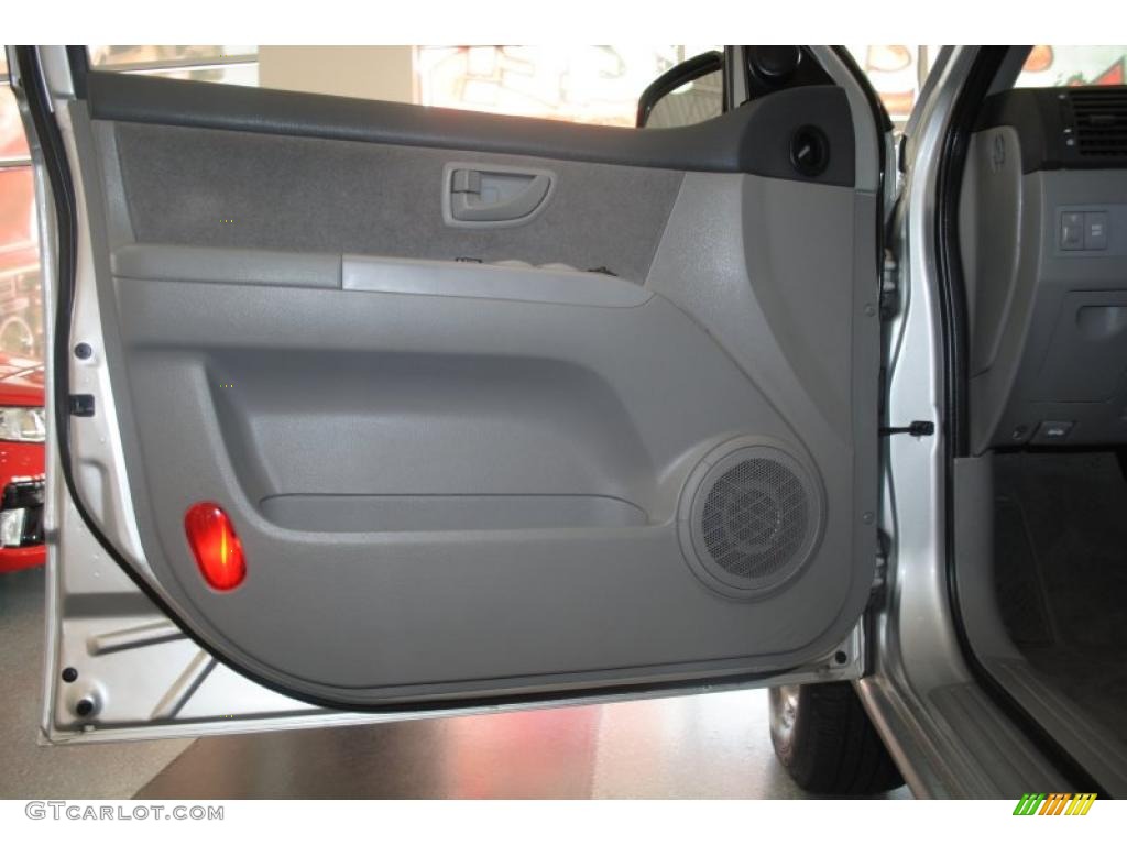 2008 Kia Sorento LX Gray Door Panel Photo #39289011