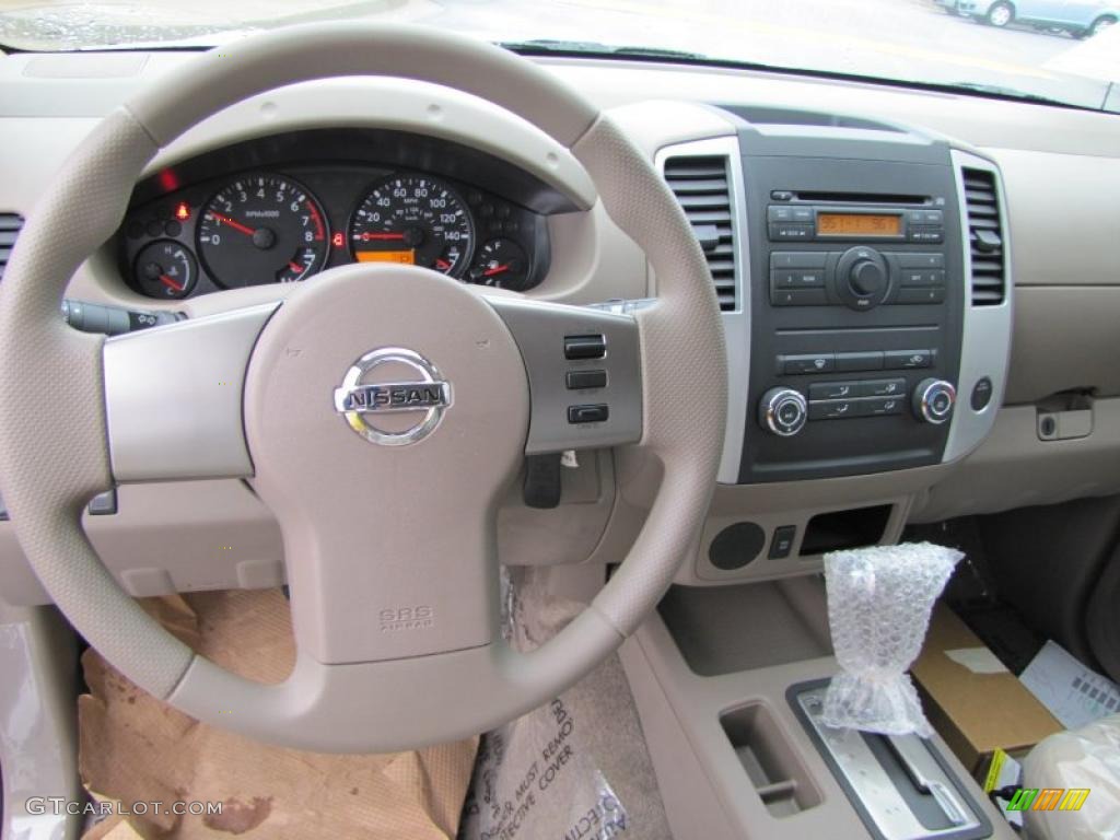 2011 Nissan Frontier SV V6 King Cab Dashboard Photos