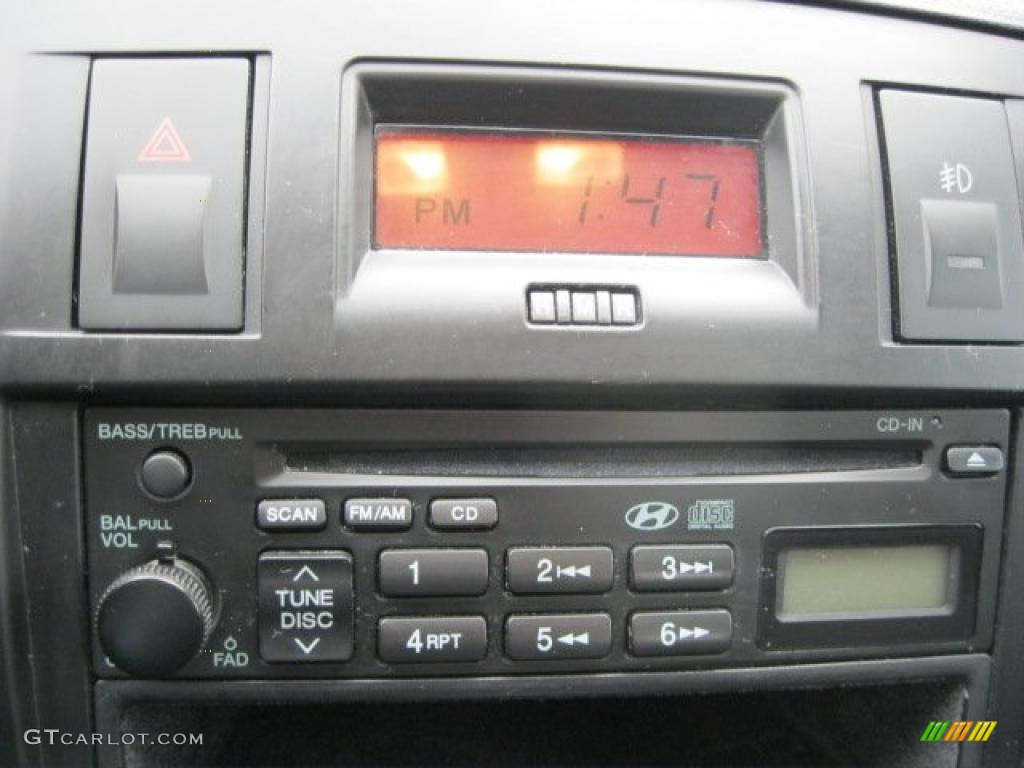 2006 Hyundai Tiburon GS Controls Photo #39290039
