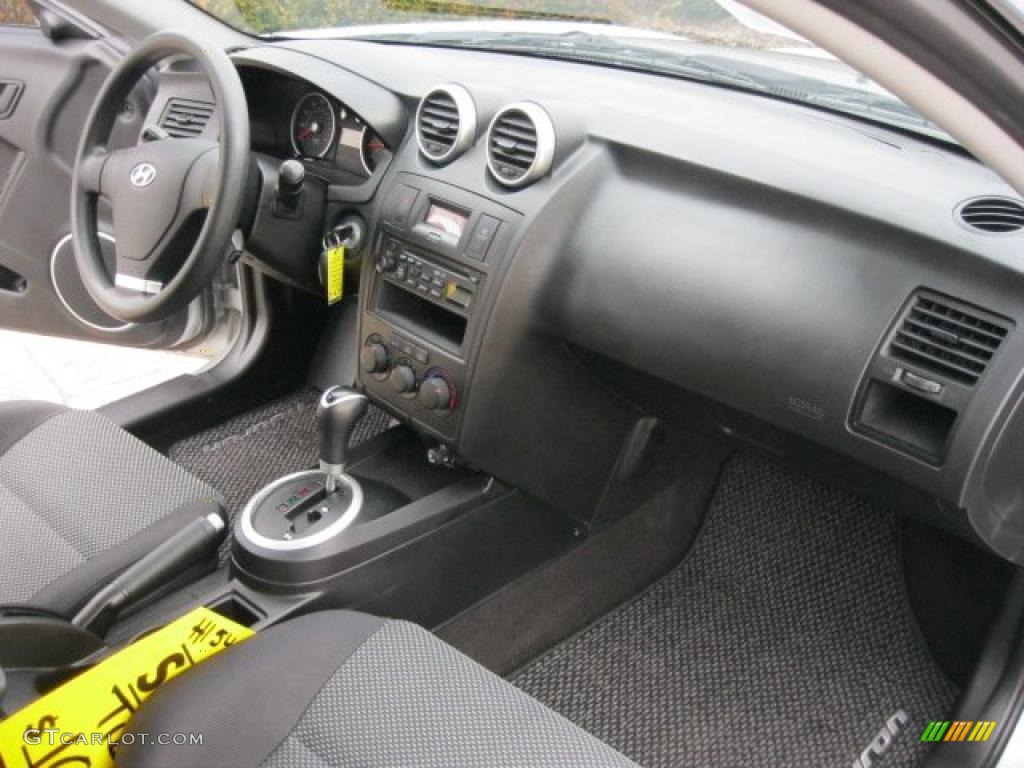 2006 Hyundai Tiburon GS Black Dashboard Photo #39290147