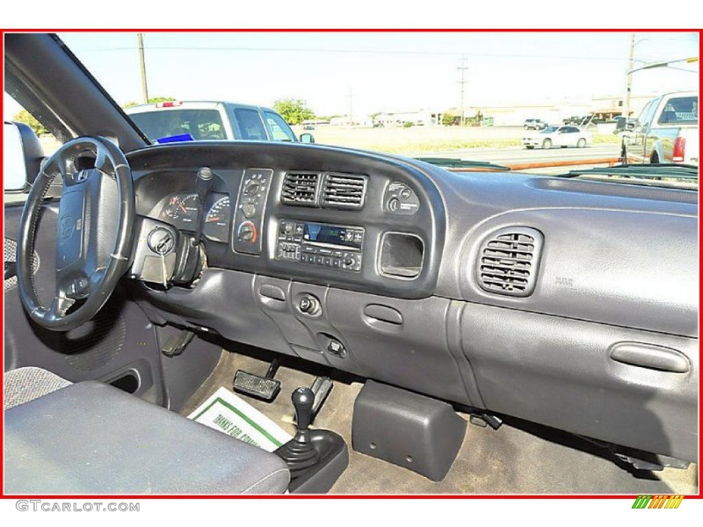 2002 Dodge Ram 2500 SLT Quad Cab 4x4 Agate Dashboard Photo #39290623