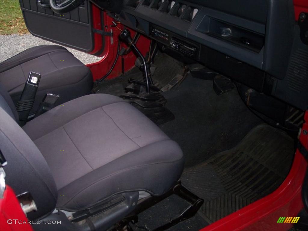 1995 Wrangler S 4x4 - Poppy Red / Gray photo #10
