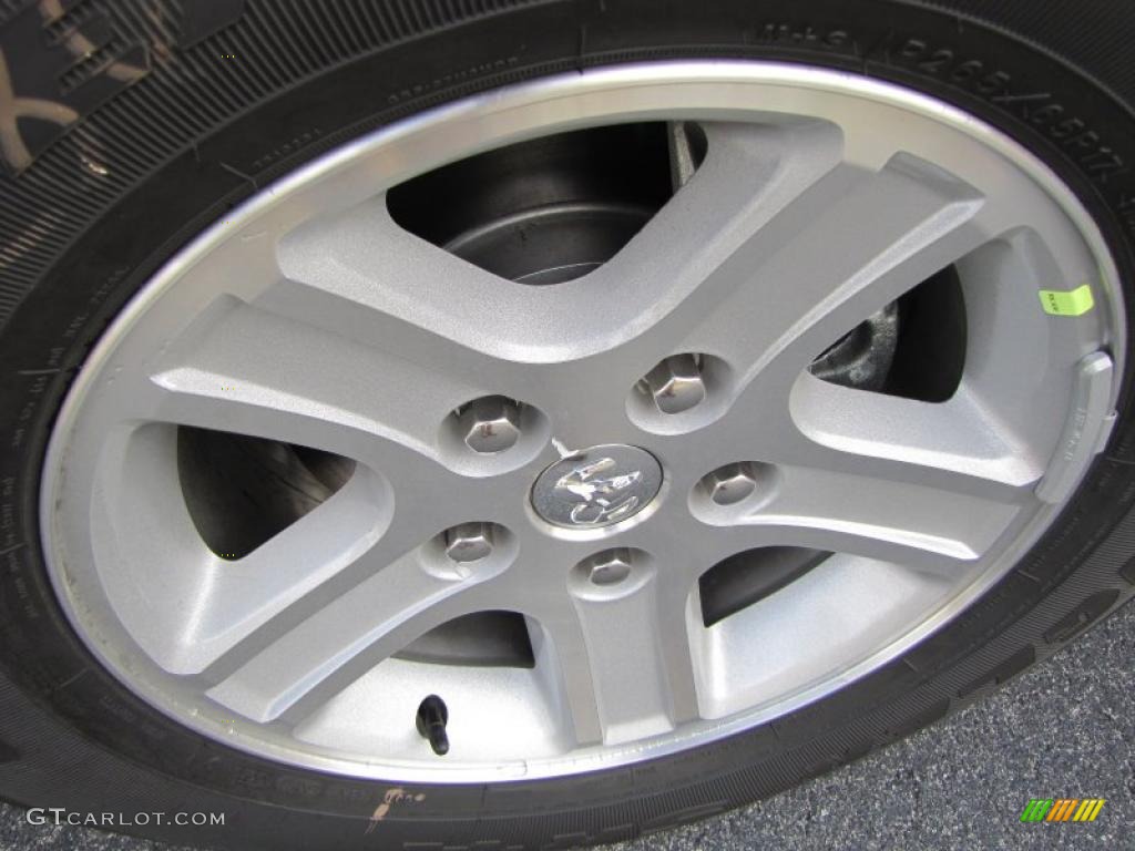 2011 Dodge Dakota Big Horn Crew Cab Wheel Photos