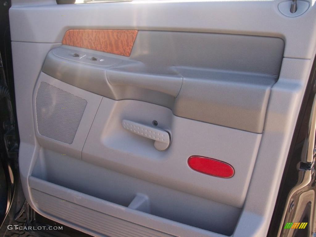 2006 Dodge Ram 1500 SLT Mega Cab 4x4 Medium Slate Gray Door Panel Photo #39291703