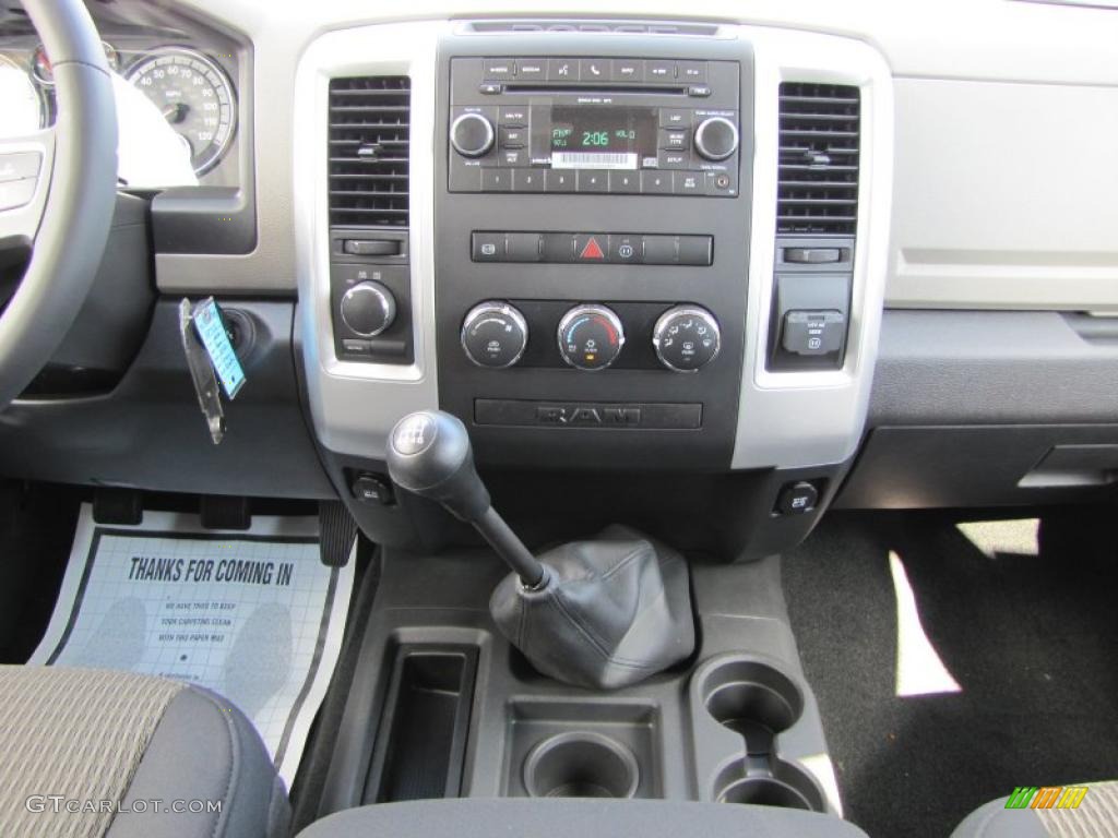 2011 Dodge Ram 3500 HD SLT Crew Cab 4x4 Dually Controls Photo #39293139
