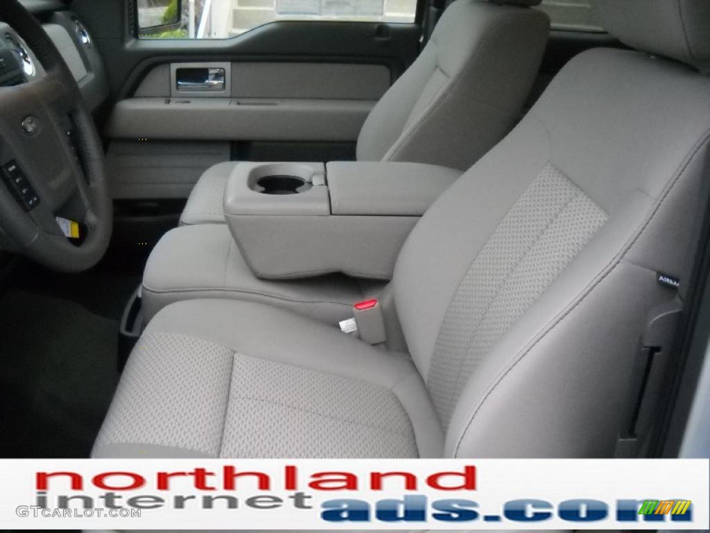 2010 F150 XLT SuperCab 4x4 - Ingot Silver Metallic / Medium Stone photo #11