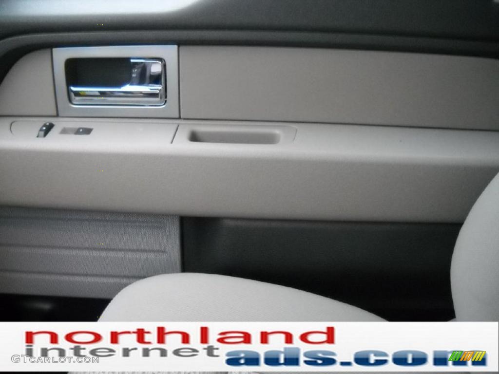 2010 F150 XLT SuperCab 4x4 - Ingot Silver Metallic / Medium Stone photo #18