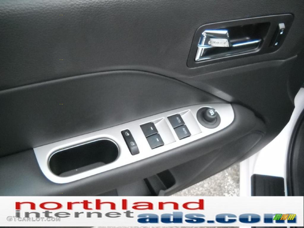 2011 Fusion SEL V6 AWD - White Platinum Tri-Coat / Charcoal Black photo #16