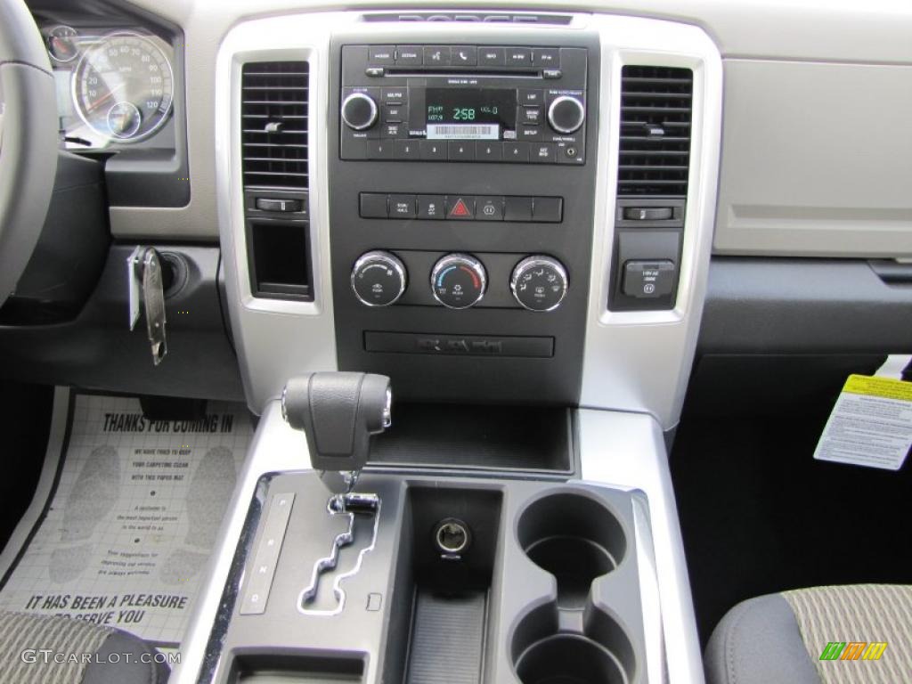 2011 Ram 1500 Big Horn Crew Cab - Bright White / Dark Slate Gray/Medium Graystone photo #11