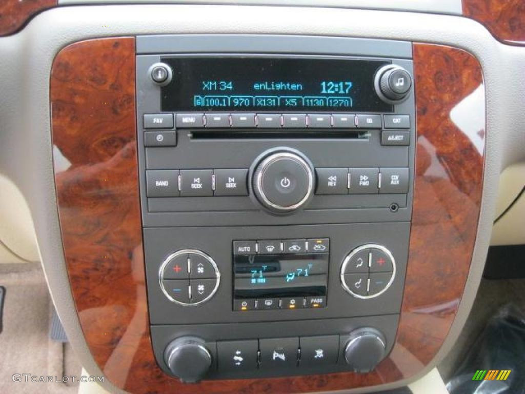 2011 Chevrolet Avalanche LT Controls Photo #39295555