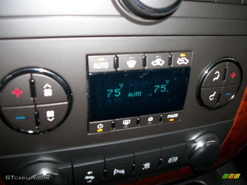 2011 Chevrolet Silverado 2500HD LTZ Extended Cab 4x4 Controls Photo #39296579