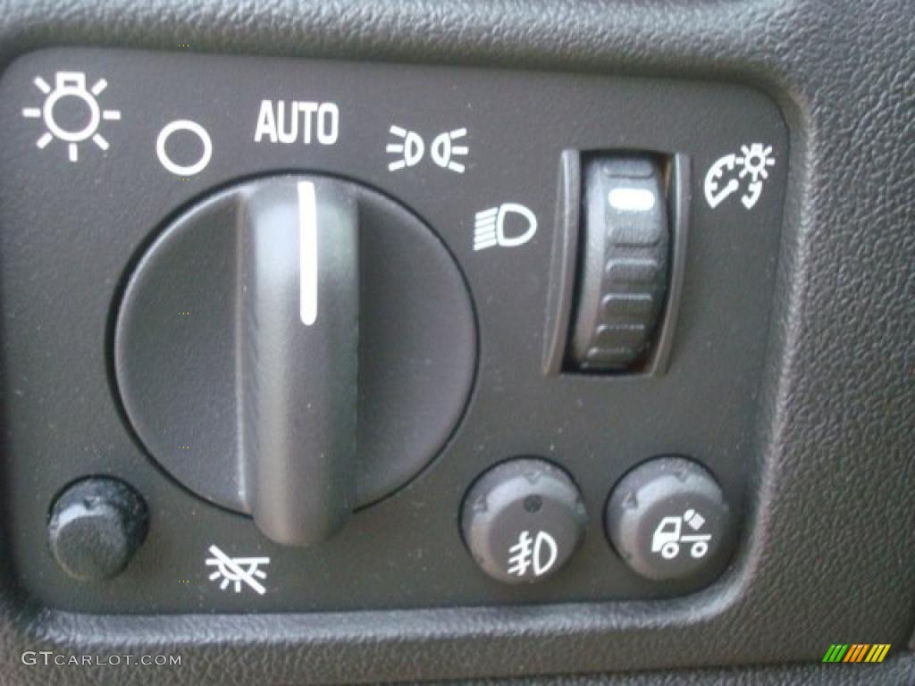 2009 Chevrolet Colorado LT Crew Cab Controls Photo #39297767