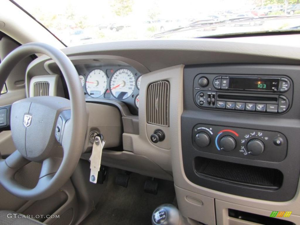 2004 Dodge Ram 1500 ST Regular Cab Taupe Dashboard Photo #39297803