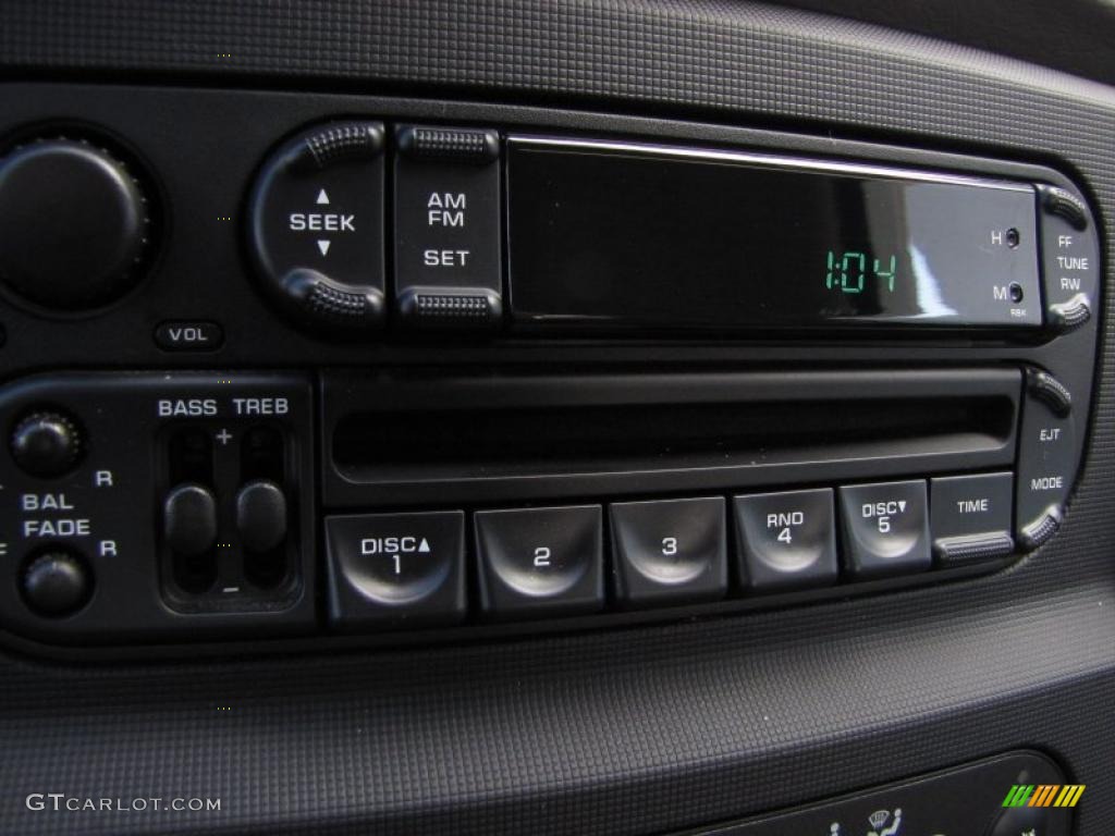 2004 Dodge Ram 1500 ST Regular Cab Controls Photo #39297835