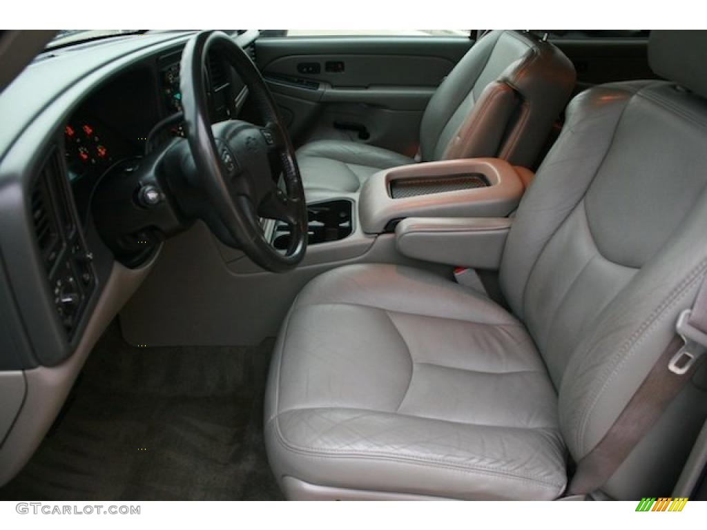 Gray/Dark Charcoal Interior 2004 Chevrolet Suburban 1500 LT Photo #39301133