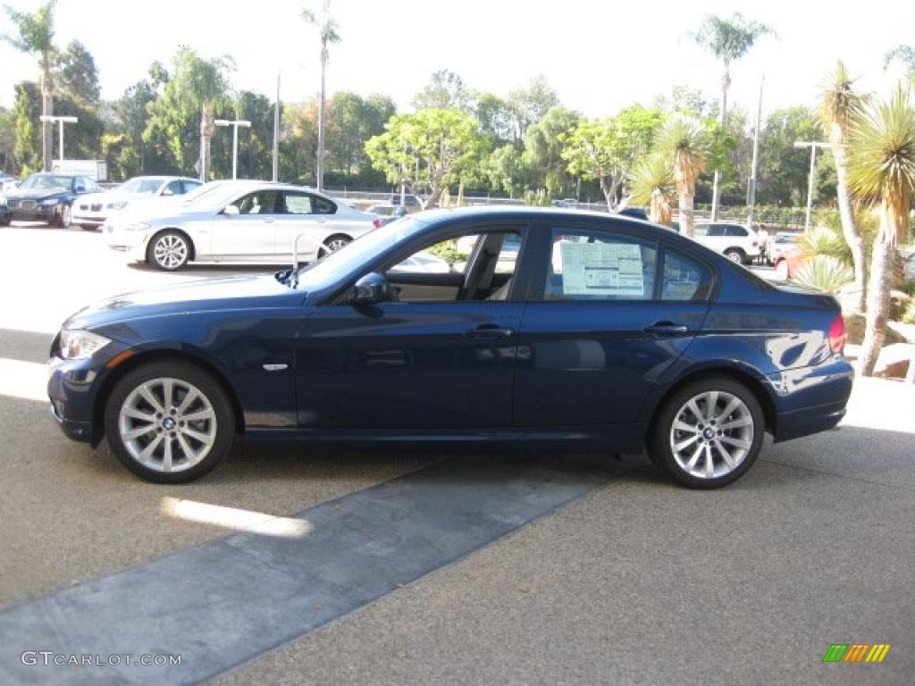 2011 3 Series 328i Sedan - Deep Sea Blue Metallic / Oyster/Black Dakota Leather photo #2