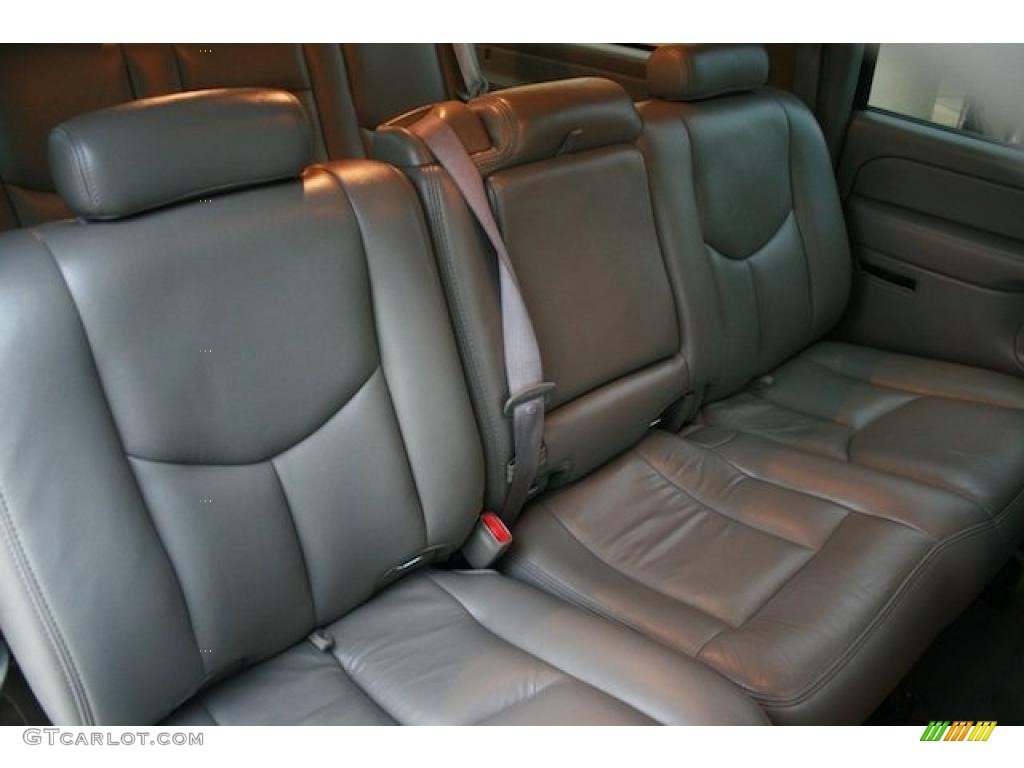 Gray/Dark Charcoal Interior 2004 Chevrolet Suburban 1500 LT Photo #39301609