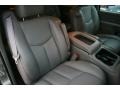 Gray/Dark Charcoal Interior Photo for 2004 Chevrolet Suburban #39301689