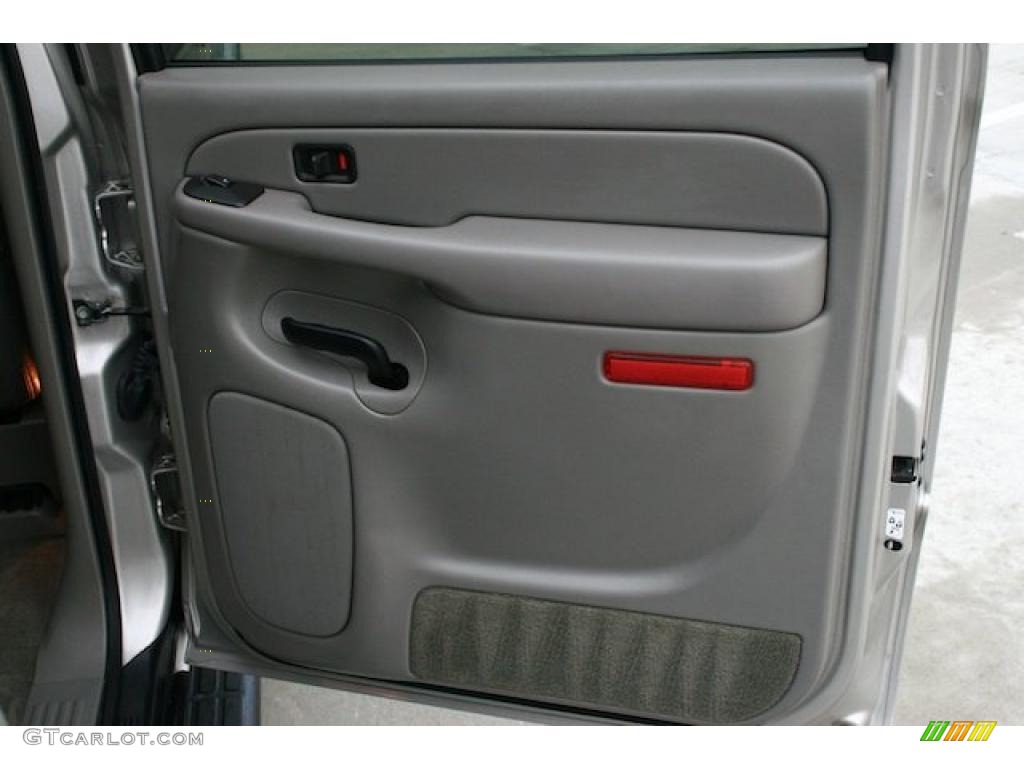 2004 Chevrolet Suburban 1500 LT Gray/Dark Charcoal Door Panel Photo #39301741
