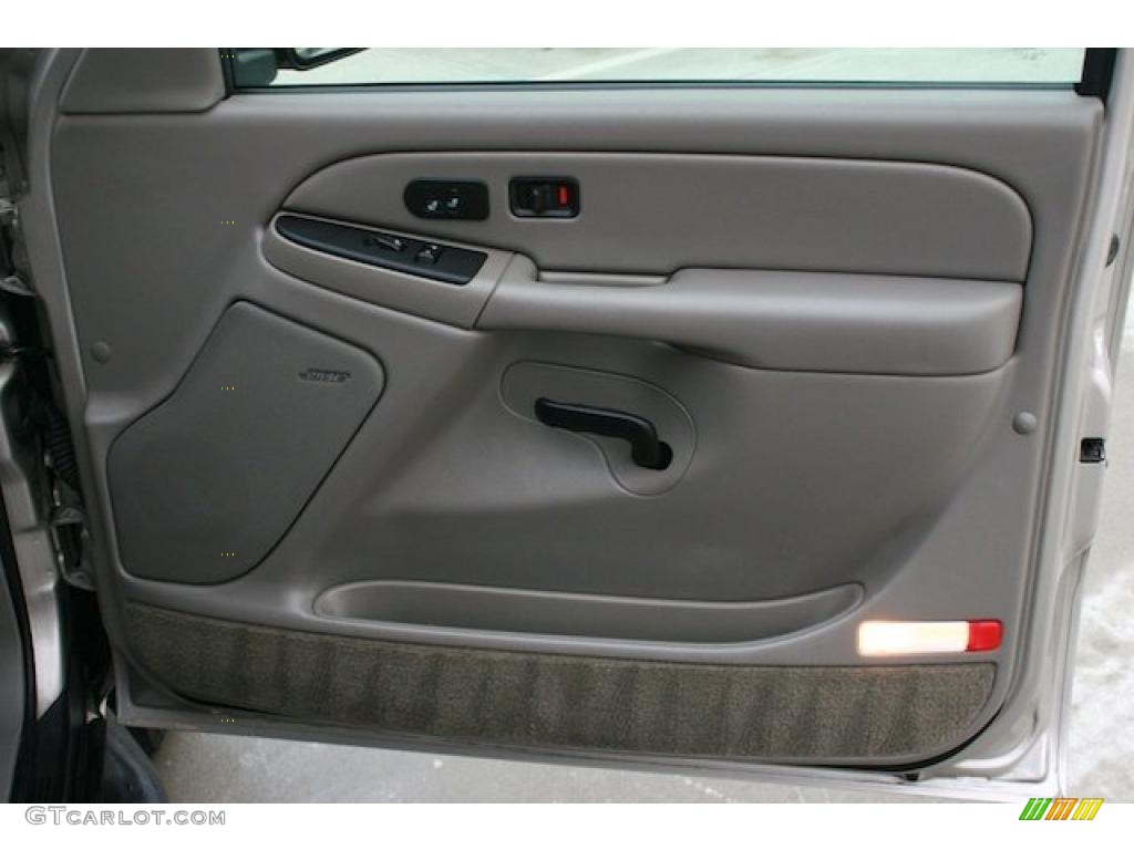 2004 Chevrolet Suburban 1500 LT Gray/Dark Charcoal Door Panel Photo #39301757