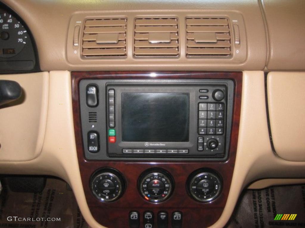 2003 Mercedes-Benz ML 320 4Matic Controls Photo #39302405