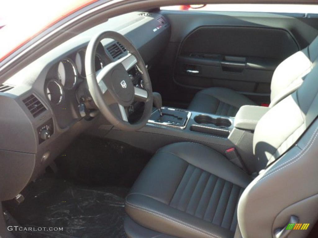 2010 Challenger R/T - TorRed / Dark Slate Gray photo #6