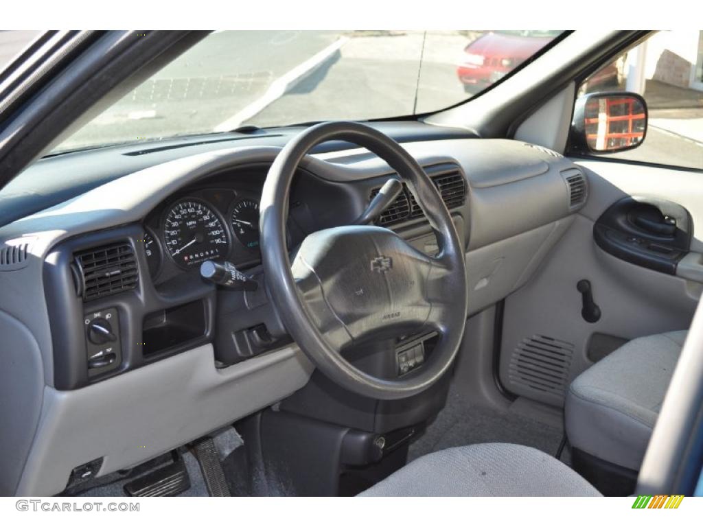 Medium Gray Interior 2003 Chevrolet Venture Standard Venture Model Photo #39304337