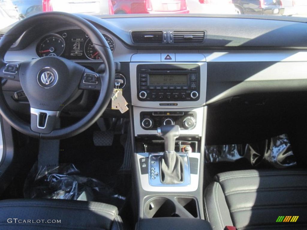 2009 Volkswagen CC Sport Black Dashboard Photo #39304793
