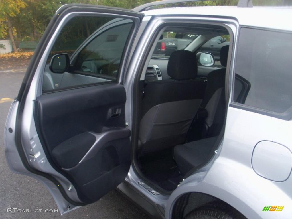 2011 Mitsubishi Outlander ES Black Door Panel Photo #39305061