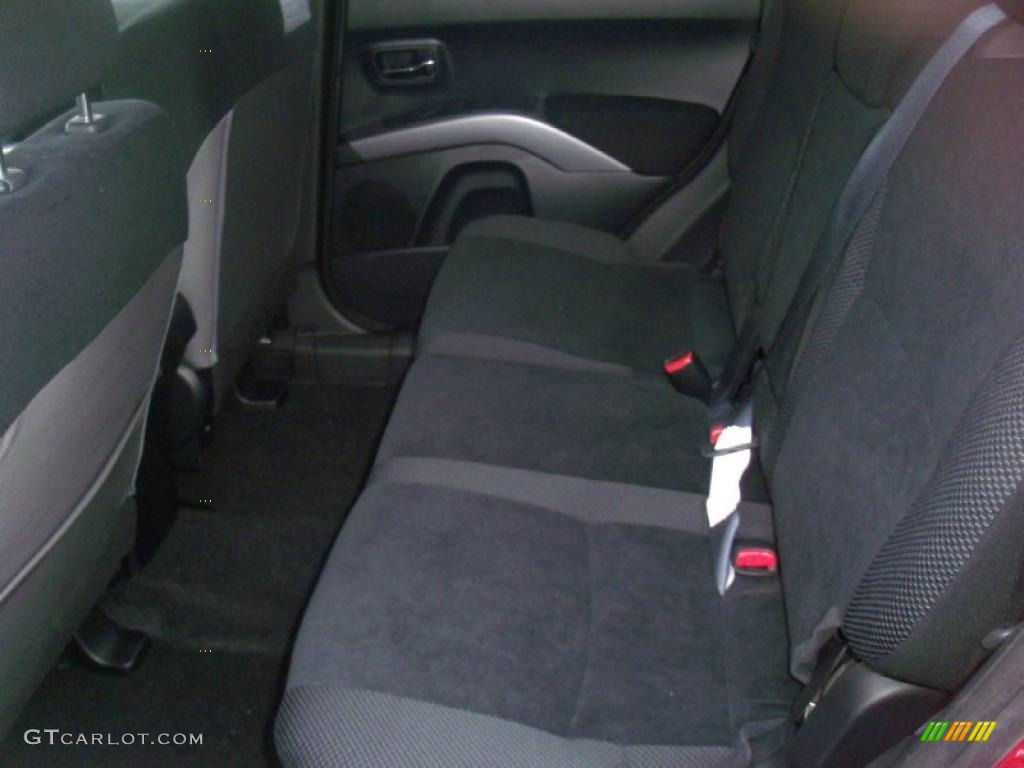 Black Interior 2011 Mitsubishi Outlander ES Photo #39305253