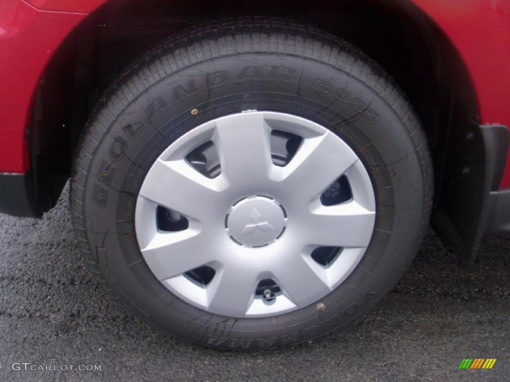 2011 Mitsubishi Outlander ES Wheel Photo #39305309