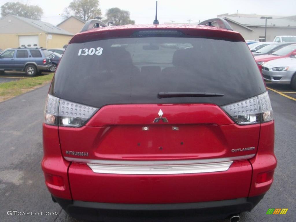 2011 Outlander ES - Rally Red Metallic / Black photo #10