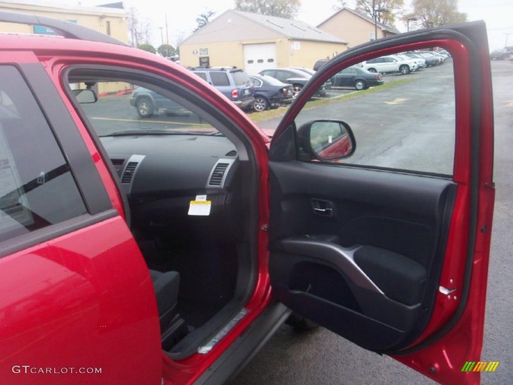 2011 Mitsubishi Outlander ES Black Door Panel Photo #39305581