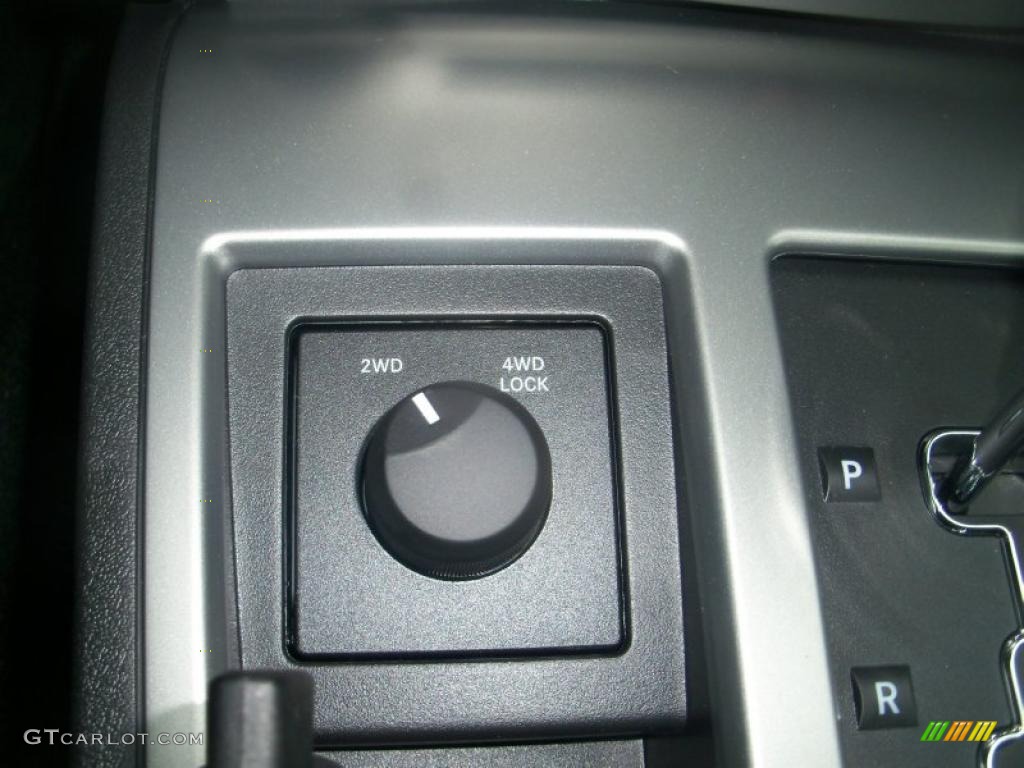 2011 Dodge Nitro Heat 4.0 4x4 Controls Photo #39305709