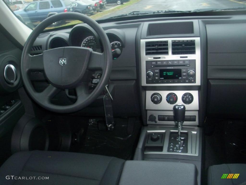 2011 Dodge Nitro Heat 4.0 4x4 Dashboard Photos