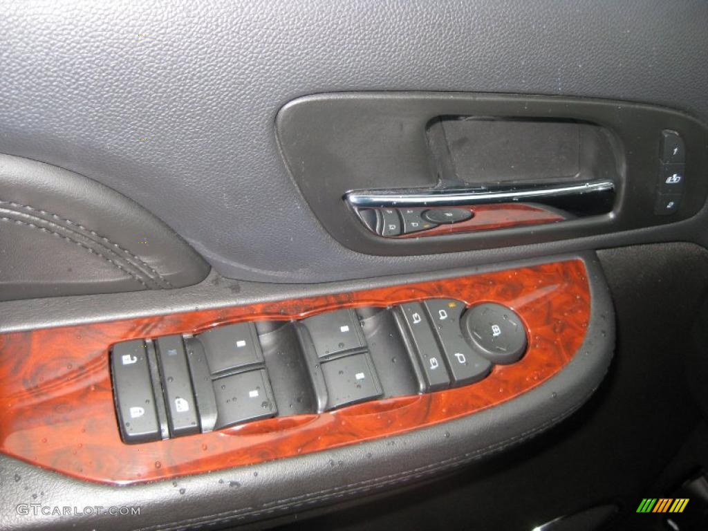 2009 Cadillac Escalade EXT AWD Controls Photo #39306077