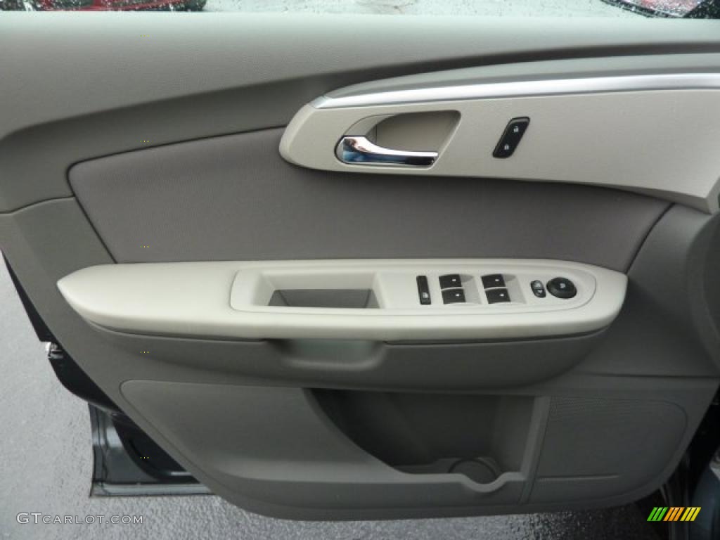 2011 Chevrolet Traverse LS Dark Gray/Light Gray Door Panel Photo #39308013