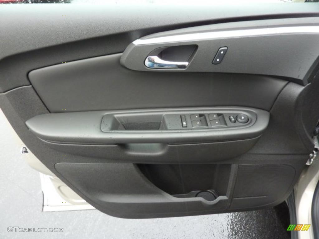 2011 Chevrolet Traverse LT AWD Door Panel Photos