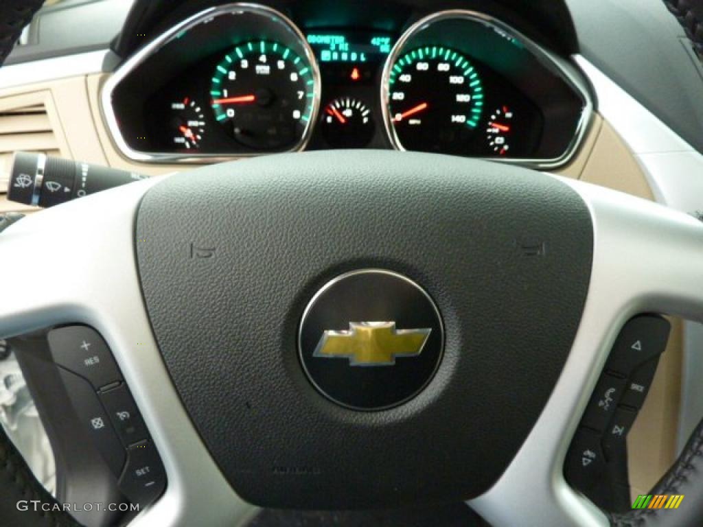 2011 Chevrolet Traverse LTZ AWD Controls Photo #39309597
