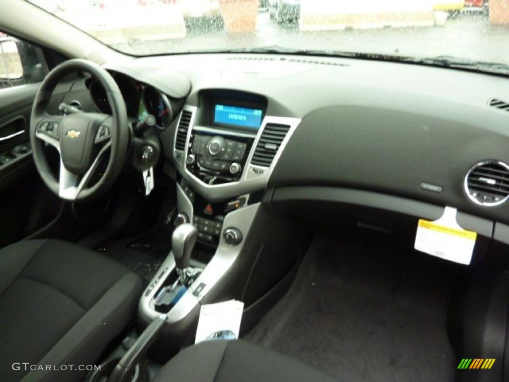 2011 Chevrolet Cruze LT Jet Black Dashboard Photo #39309725
