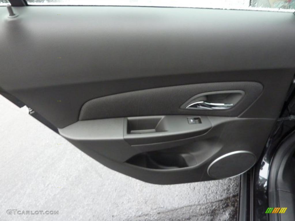 2011 Chevrolet Cruze LT Jet Black Door Panel Photo #39309845