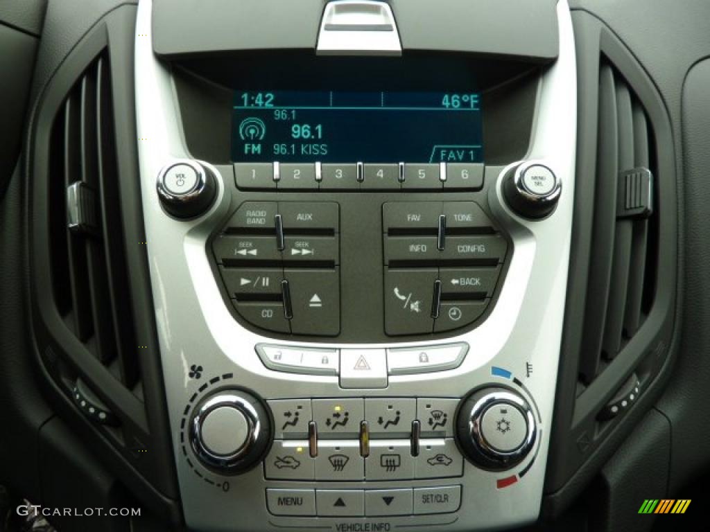2011 Chevrolet Equinox LT AWD Controls Photo #39310493