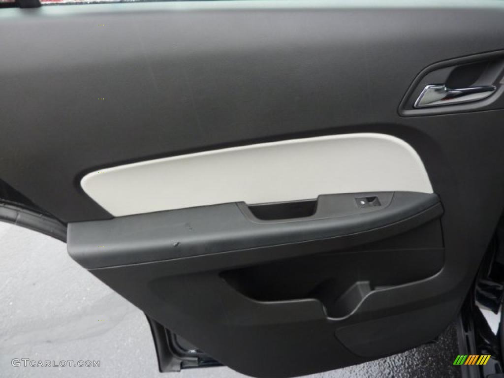 2011 Chevrolet Equinox LS AWD Light Titanium/Jet Black Door Panel Photo #39310769