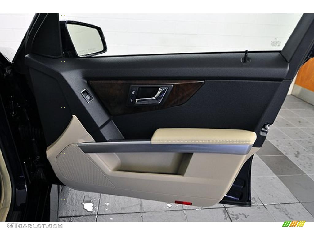 2010 Mercedes-Benz GLK 350 4Matic Almond/Black Door Panel Photo #39311197